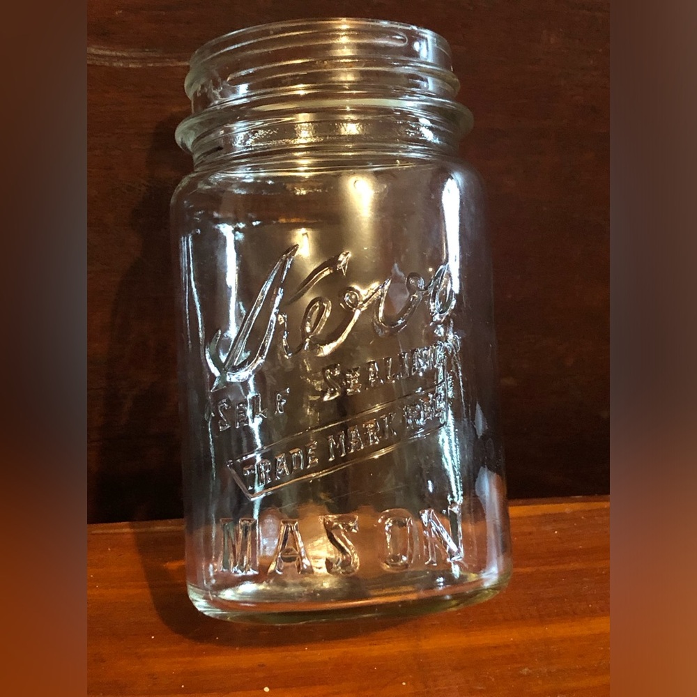 9088 KERR Self Sealing Trademark REG Patented MASON Clear round Pint Jar